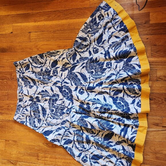 Old Navy Blue and White Floral Cotton Skirt with Yellow Trim Size Small - Picture 9 of 10